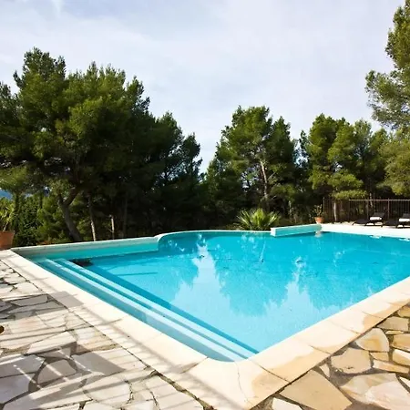 Sleeps 4 Pool *