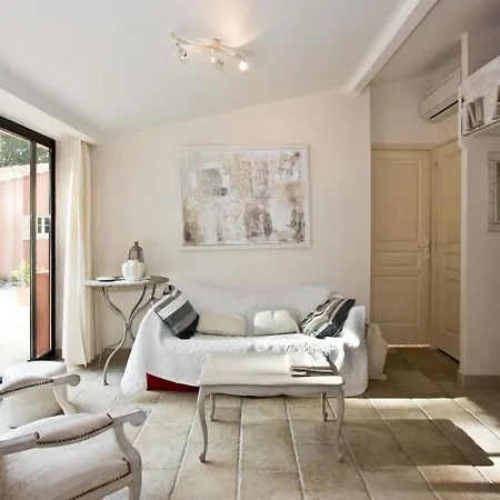 Dom wakacyjny Sleeps 4 Pool La Ciotat