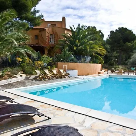 Dom wakacyjny Sleeps 4 Pool *