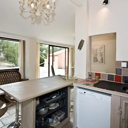 Sleeps 4 Pool * La Ciotat